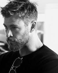 Touch device users, explore by touch or with swipe gestures. Thor On Instagram Chrishemsworth Thorr Coiffure Homme Style Coiffure Homme Cheveux Court Cheveux Courts Homme