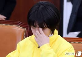 이준석 전 최고위원이 윤석열 전 검찰총장에 제기된 부인과 장모 관련 의혹에 대해 해결할 수 있다며. ëŒ€ë¦¬ê²Œìž„ ë…¼ëž€ ë¥˜í˜¸ì • íŠ¹í˜œ ì‚¬ì‹¤ ì•„ëƒ ë¹„ë¡€í›„ë³´ ì†Œìž„ ë‹¤í•  ê²ƒ ë‰´ìŠ¤ ë™ì•„ë‹·ì»´