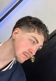 No 16 guard today ❌ The 16 guard isn’t for everyone Decided to go with a  low taper fade middle part hairtyle 🤌🏽 📍 EVERETT