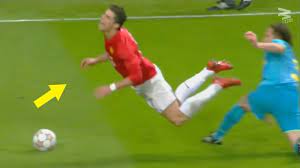 Who is the worst soccer player in the world? 10 Unforgettable Dives In Football Youtube