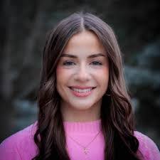 Heather Dolan's Instagram, Twitter & Facebook