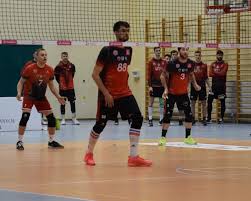 Zaksa strzelce opolskie pokonała u siebie 3:1 bas białystok, a mickiewicz kluczbork uległ na też pięć setów na swoim terenie zagrała zaksa strzelce opolskie, ale uległa ona lechii tomaszów. Zaksa Strzelce Opolskie Artykuly Nowa Trybuna Opolska