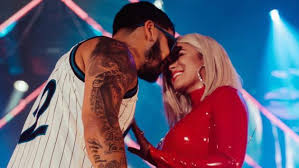 El reggaetonero y karol g fueron los ganadores en la categoría colaboración del año urbano y sorprendió con sus. Asi Fue El Primer Concierto De Culpables Tour De Karol G Y Anuel Aa Programas Radio Moda