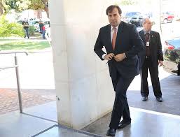 O presidente da câmara, rodrigo maia, admitiu a possibilidade de suspender o recesso parlamentar, que constitucionalmente começa no dia 18 de julho, para. Quem E Rodrigo Maia Da Amizade Com Comunistas Aos Tiques