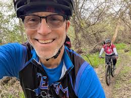 Travis Mabe's Instagram, Twitter & Facebook