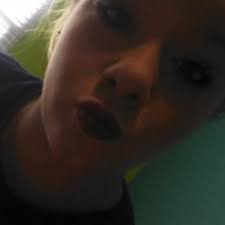 Layla Knowles (@KnowlesLayla)