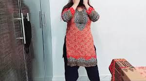 Indian Bhabhi Does Striptease and Nude Dance Ass Twerking Shaking Boobs