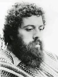 Dios quiera que el hombre pudiera volver a ser niño un dia para comprender,  que está equivocado si piensa encontrar con una chequera la felicidad..."  Vuele Bajo