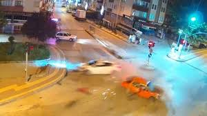 Batman'da 2020 yılı eylül ayında meydana gelen trafik kazaları kgys kameralarına yansıdı. Gunde 6 Kisi Trafik Terorunun Kurbani Oldu Son Dakika Haberleri
