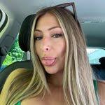 Angelia Sark's Instagram, Twitter & Facebook