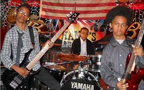 In 2014, unlocking the truth inked a $1.8 million record contract with sony, but negotiated their release from the contract a year later. Ve A La Banda Preadolescente Unlocking The Truth Tocar Con Marilyn Manson