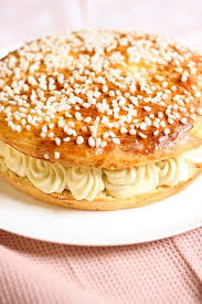 La Meilleure Tarte Tropezienne Elle Mijote Quelque Chose Recette En 2020 Tarte Tropezienne Recette Tarte Tropezienne Recette