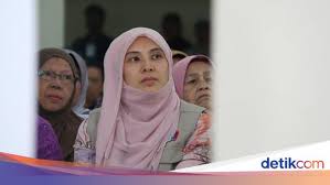 Maybe you would like to learn more about one of these? Putri Anwar Ibrahim Bantah Akan Dinikahi Yang Di Pertuan Agong