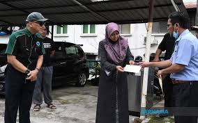Tuan haji isahak bin ab manap (isahak.manap perkeso.gov.my). Bernama Family Of Drink Driving Crash Victim Receives Socso Contribution
