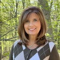 Elizabeth Teel's Instagram, Twitter & Facebook