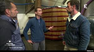 Cette série de balades, diffusée le dimanche 6 juin, immortalisera un journaliste qui a su séduire son public. Histoire De Se Balader France 3 Decembre 2017 Domaine Dupont Actualites