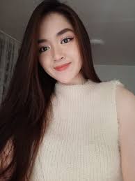 Can't help taking lots of selfies😝 I now have a new staple in my kit!!  Many thanks to Face Republic for sending these over. I'm in love with them  all! So light