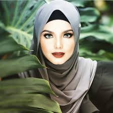 Tak hanya nyaman, namun kediaman. Divanya Malaysia Inilah 15 Transformasi Siti Nurhaliza Yang Tetap Awet Muda