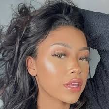 Leilani Castro's Instagram, Twitter & Facebook