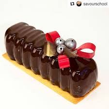 Buche De Noel Christmas Yule Log By Amazing Kirsten Tibballs Savourschool Created With Pavonitalia Creme Mou Christmas Yule Log Modern Cakes Buche De Noel