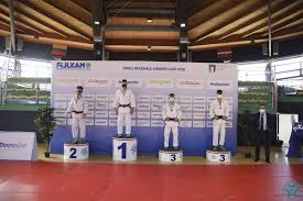 Sabato e domenica scorsi si è svolta a velletri (roma) la finale nazionale juniores maschile e femminile 2021 di judo ed il club di arma di taggia ha partecipato con l'atleta junior lorenzo rossi (categoria kg. Alessandro Pippa Conquista Un Bronzo Agli Juniores Di Judo