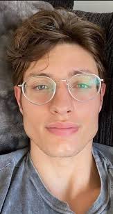 I got so wrapped up in the UL AU, especially *Hey, Mr. Despicable Guy*,  that it led me straight to this SteJay edit… and honestly, my heart hasn't  been the same since. |