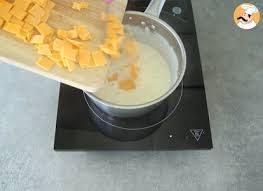 Sauce Fromagere Pour Tacos Recette Ptitchef Recette En 2020 Sauce Fromagere Tacos Recette Recettes Au Cheddar