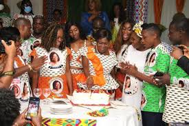 5.1 textes d'anniversaire a un employé. Yl5hx6dk9cxzim