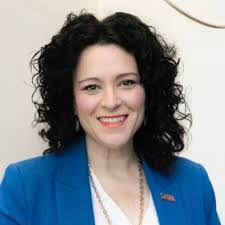 Danielle Mckeon's Instagram, Twitter & Facebook