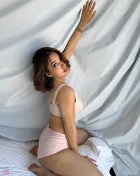 Zeeba Kalan - Free sexy pics, galleries & more at Babepedia