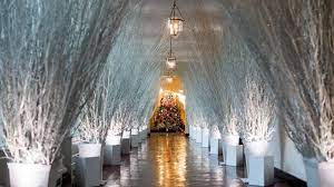 The white house opened its doors on tuesday for a tour of this year's christmas decorations. White House Reveals 2017 Christmas Decorations Abc News