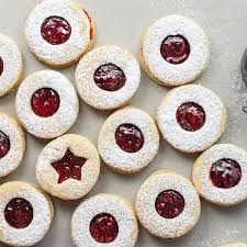 The holiday season wouldn't be complete without a variety of festive treats ready to nosh on, so we're here to help with our healthy christmas cookies. 22 Classic European Cookies