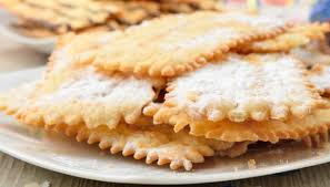 In questo caso prendi la friggitrice o un tegame dai bordi alti, versa. Chiacchiere Alla Panna Ricetta Bimby Golosa E Pronte In 5 Minuti