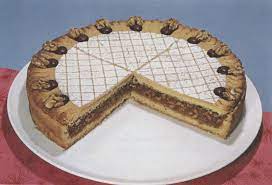 Kuchen in schwarz oder schwarze kuchen der letzte schrei es ist ein frischer wind fur die kuche der neueste trend kuche schwarz kochen haltbare lebensmittel S Backkorble In Fluorn Winzeln Backerei Konditorei Cafe Haltbare Torten