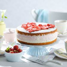 erdbeer sahne torte rezept von backen de rezept in 2021 erdbeer sahne torte torten rezepte dessert ideen