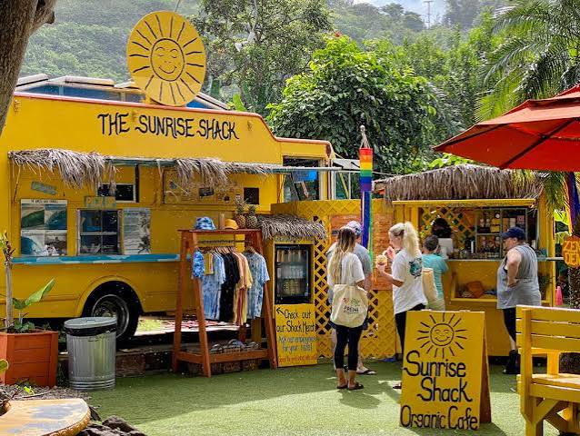 Food trucks — Restaurant food truck in Kapaʻa, Hawaii