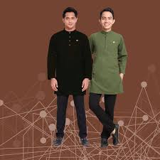 Selain daripada kemeja, kurta, jubah dan baju melayu, pihak aisy asyraf turut menawarkan koleksi capal. Facebook
