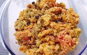 Il peperone è ricco di vitamine, specialmente la c (ne contiene più degli agrumi), dietetico (contiene pochissime calorie), ma soprattutto è gustoso, profumatissimo e si presta ad essere. La Ricetta Dei Peperoni Con La Mollica Un Contorno Salentino