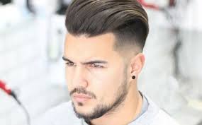 Voir plus d'idées sur le thème coiffure homme noir, coiffure homme, coupe cheveux homme. 1001 Idees Coupe De Cheveux En Arriere Homme Le Retro D Aujourd Hui