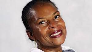 Sur les réseaux sociaux on a une bande de con qui s'acharne une rumeur insistante sur internet prétend que le fils de christiane taubira est en prison pour meurtre. Dans Les Coulisses De La Loi Taubira Comment L Esclavage A Ete Reconnu Crime Contre L Humanite Jours D Afrique