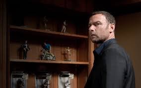 Ray Donovan Gem And Loan Recap Boston Reporter Gets To Ray Tvruckus