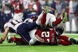 But julian edelman did not. Julian Edelman Amazing Catch Helps Send Super Bowl Li To Overtime Revenge Of The Birds