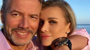 Joanna krupa and her husband, romain zago, reportedly separated last december after nearly four years of marriage, sources tell e! Douglas Nunes Captured Joanna Krupa In A Home Photo While Playing With The Dog The Model Is Not Wearing Makeup World Today News