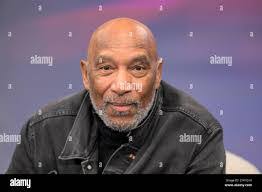 Sandra Nicholson's Instagram, Twitter & Facebook