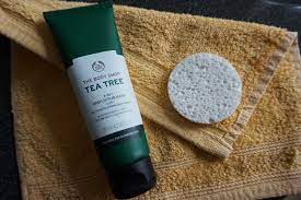 * sharing my personal experiences with you but every skin / hair and person is different so you can study according to my review but don't consider it as professional advice. The Body Shop Tea Tree 3 In 1 Wash Scrub Mask Review Adryana S Beauty Blog