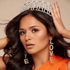 Miss Iowa USA 2021 Katie Wadman