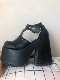 Cold, smoky, pastel, blurry tones. Camel 103 Pleaser Shoes