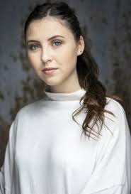 Princess Violet (Maisy McLeod-Riera) is