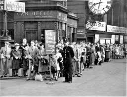 Waiting For The Train To Wemyss Bay In Glasgow Central Station In The Mid To Late 1950s Photo Originally U Glasgow Central Station Isle Of Bute Central Station