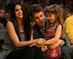 Jusitin Beiber Is Getting Engaged To Selena Gomez And Headed To College Read More Below Justin Bieber And Selena Justin Bieber Selena Gomez Selena Gomez Kiss